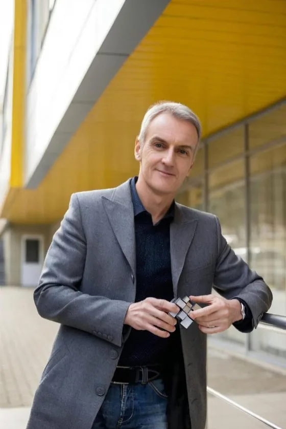 Andrew Phillips